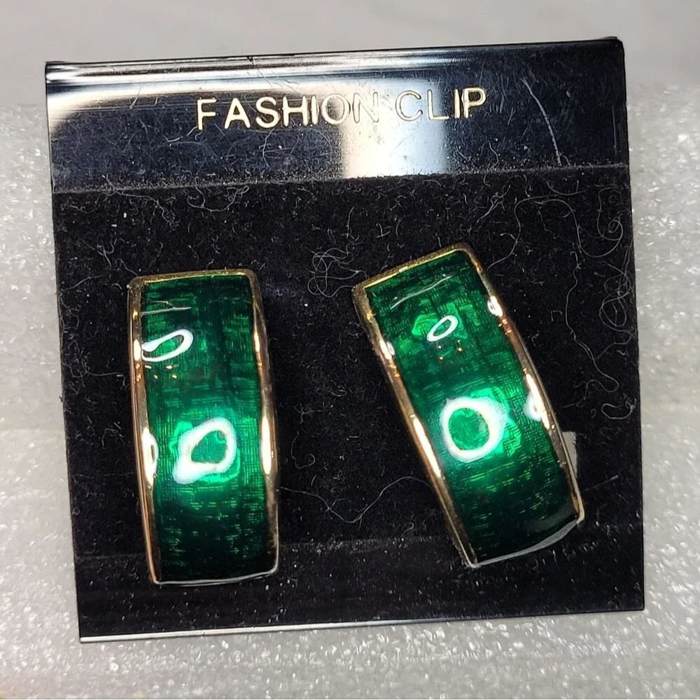 Emerald Green faux stone and gold tone chunky half hoop clip-ons Earrings